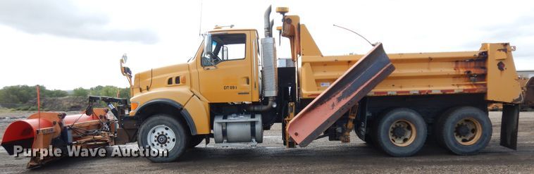 image for item KU9266 2004 Sterling LT9500  dump truck