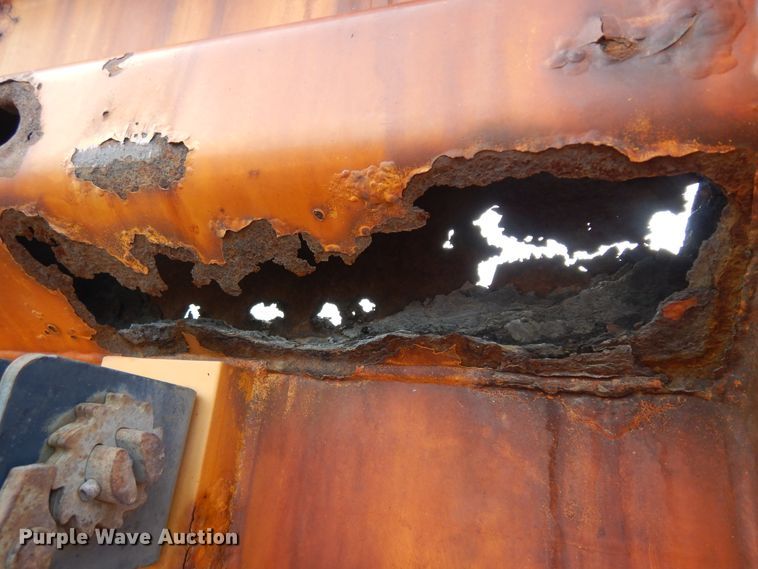 image for item KU9266 2004 Sterling LT9500  dump truck