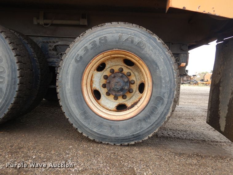 image for item KU9266 2004 Sterling LT9500  dump truck