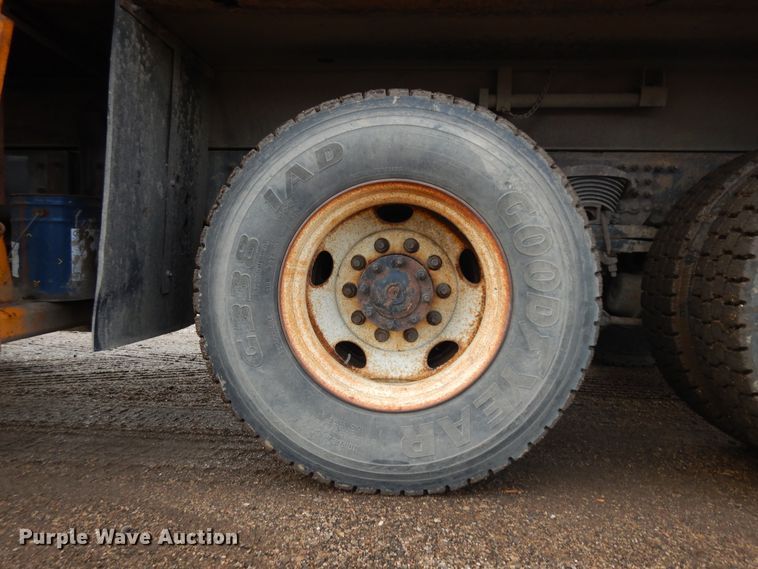 image for item KU9266 2004 Sterling LT9500  dump truck