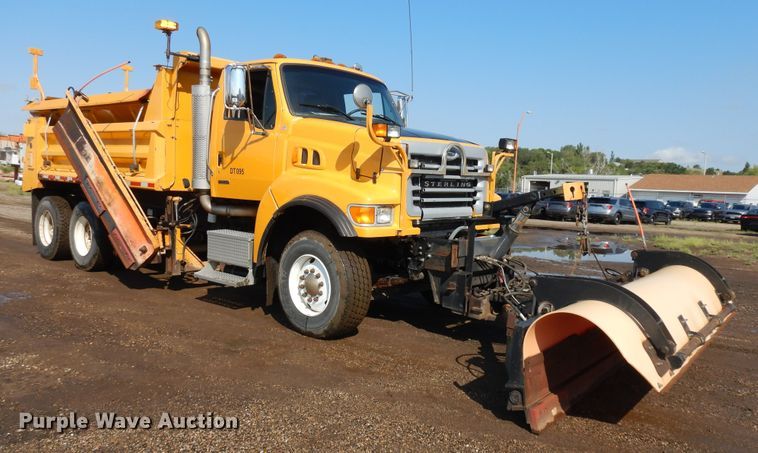 image for item KU9267 2004 Sterling LT9500  dump truck