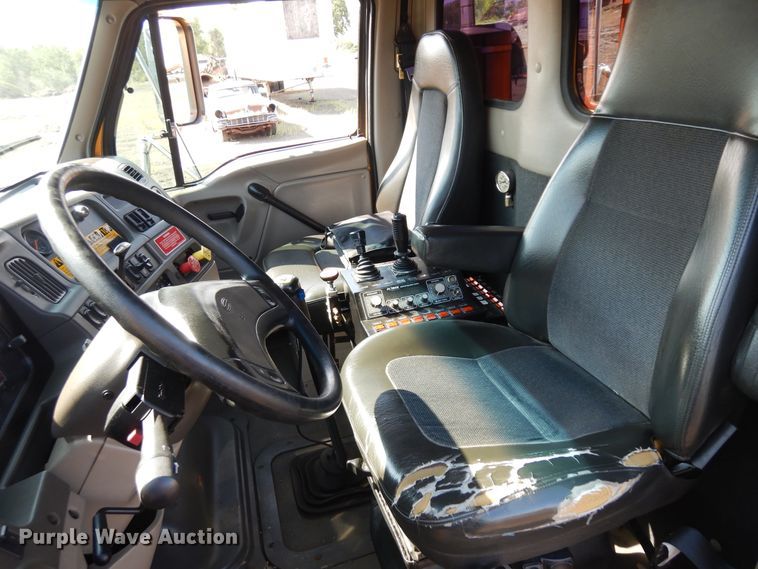 image for item KU9267 2004 Sterling LT9500  dump truck