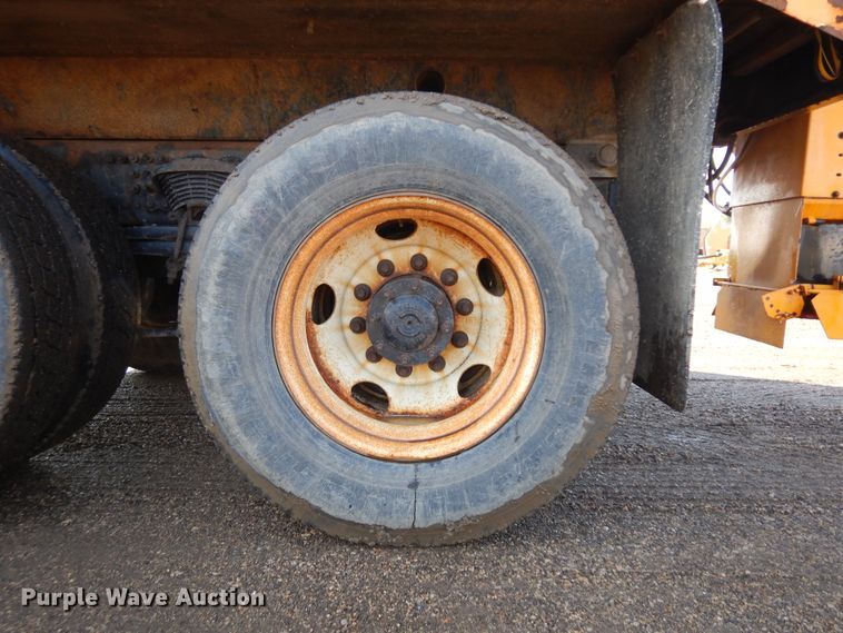 image for item KU9269 2005 Sterling LT9500  dump truck