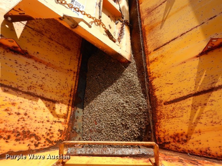 image for item KU9271 2005 Sterling LT9500  dump truck