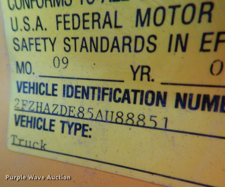 image for item KU9271 2005 Sterling LT9500  dump truck