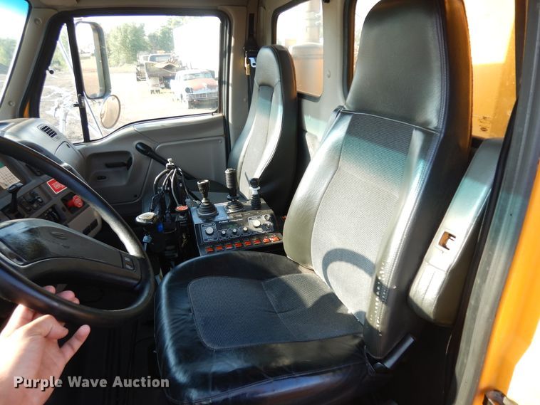 image for item KU9272 2004 Sterling LT9500  dump truck