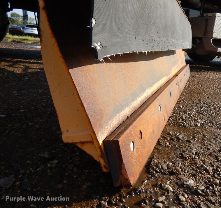 image for item KU9272 2004 Sterling LT9500  dump truck