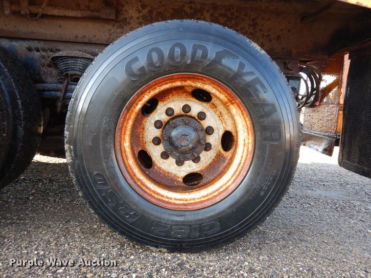 image for item KU9272 2004 Sterling LT9500  dump truck