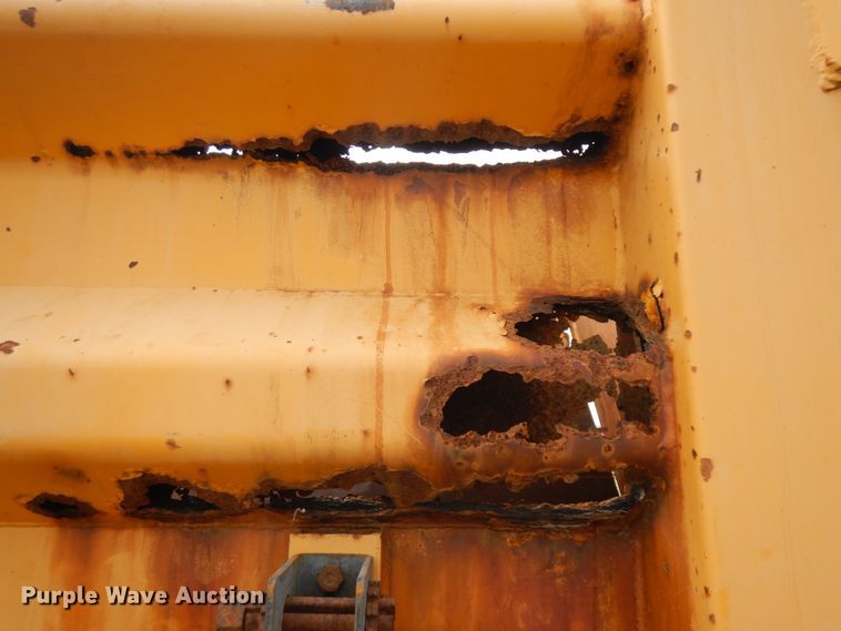 image for item KU9274 2004 Sterling LT9500  dump truck