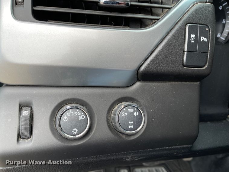 image for item KU9276 2015 Chevrolet Suburban LS  SUV