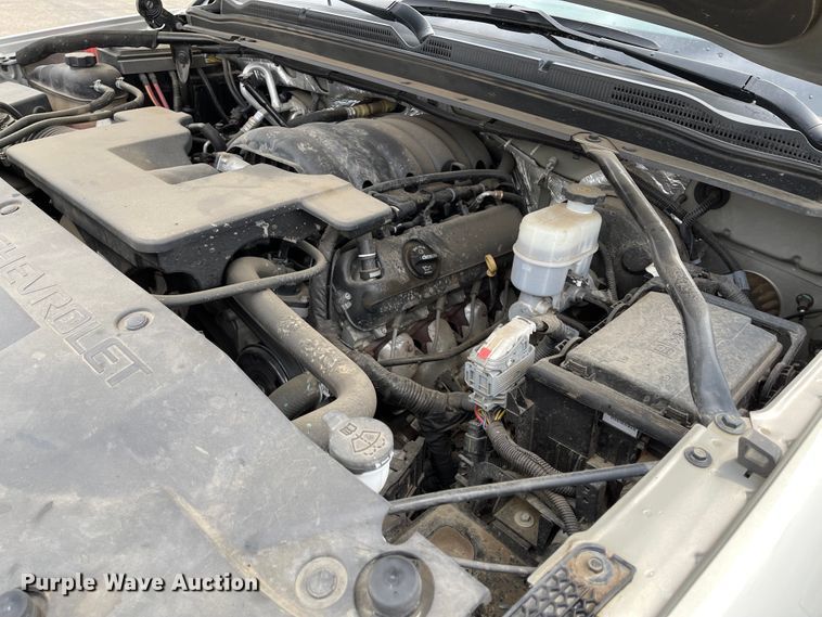 image for item KU9276 2015 Chevrolet Suburban LS  SUV