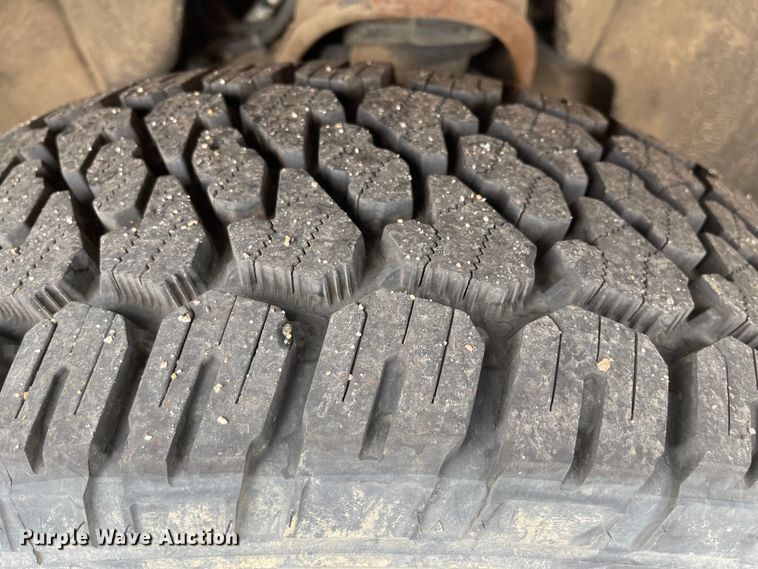 image for item KU9276 2015 Chevrolet Suburban LS  SUV