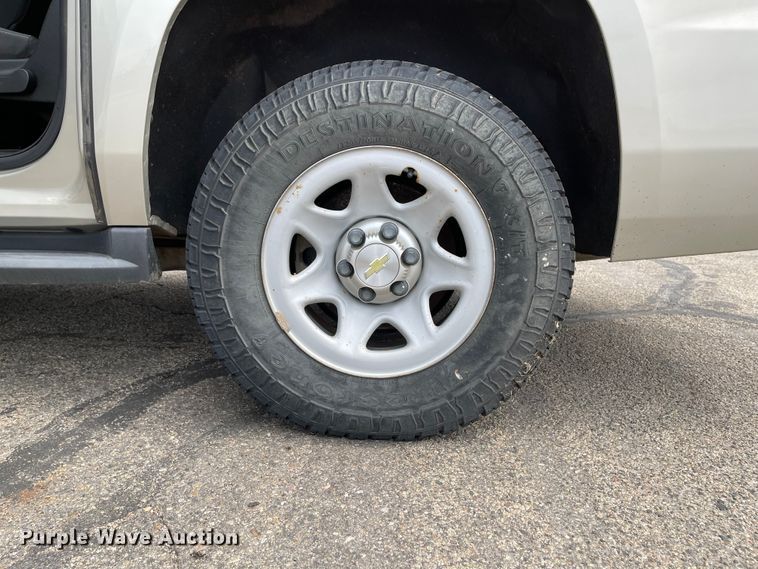 image for item KU9276 2015 Chevrolet Suburban LS  SUV