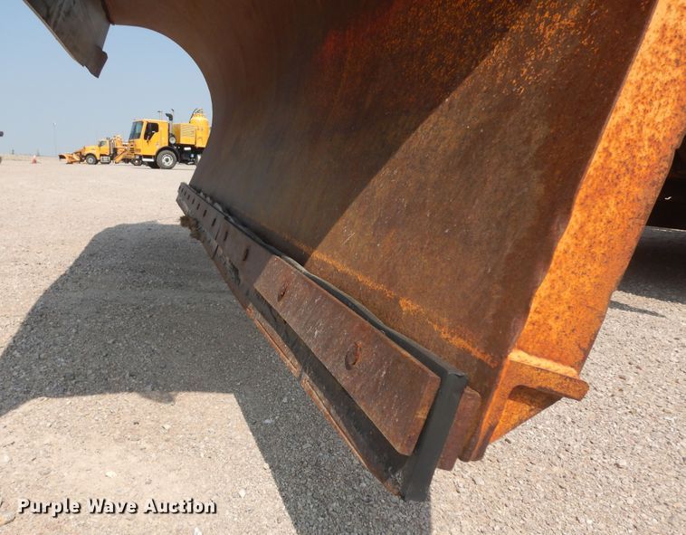 image for item KU9335 2002 Sterling LT9511  dump truck