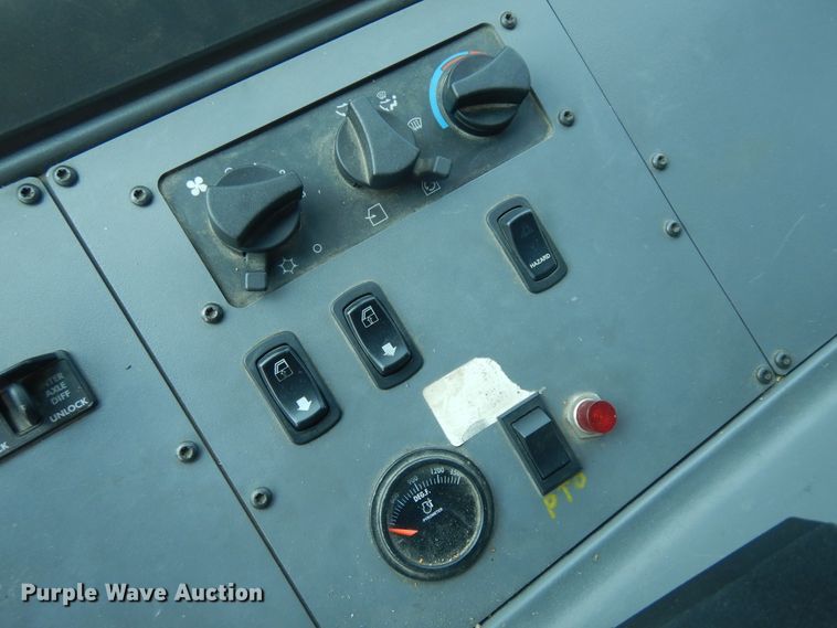 image for item KU9338 2007 Sterling Condor  paint striper truck