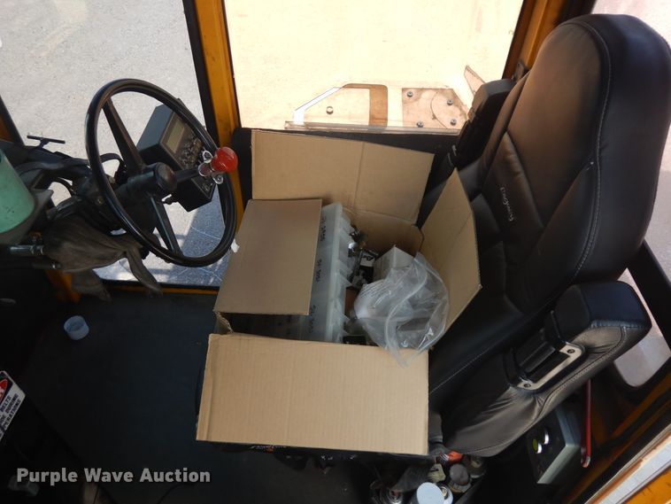 image for item KU9338 2007 Sterling Condor  paint striper truck