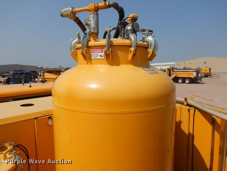 image for item KU9338 2007 Sterling Condor  paint striper truck