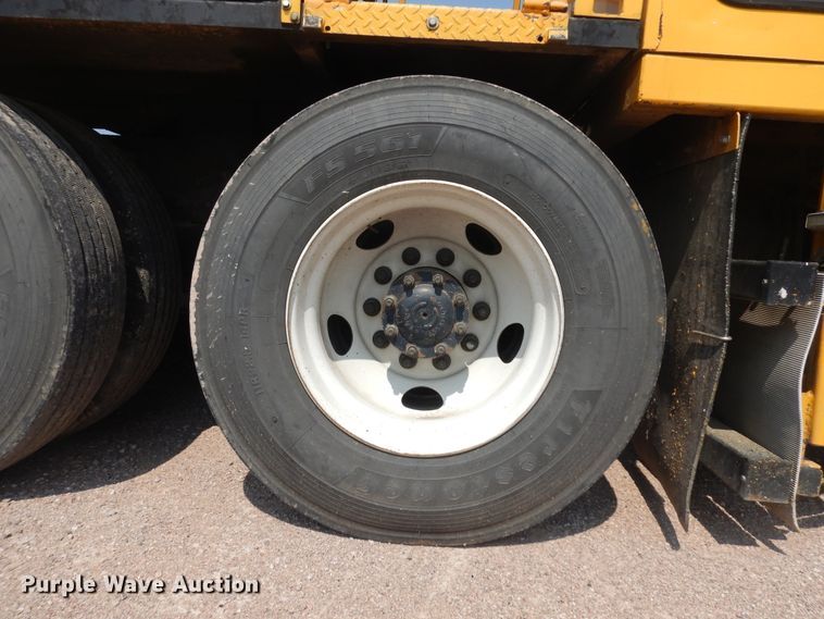 image for item KU9338 2007 Sterling Condor  paint striper truck