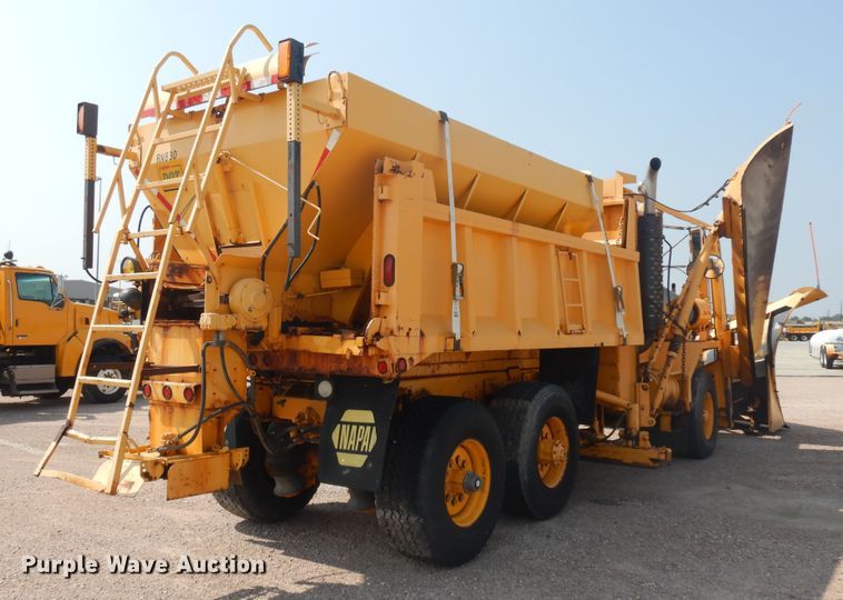 image for item KU9340 1989 Oshkosh PA-2526-1  dump truck