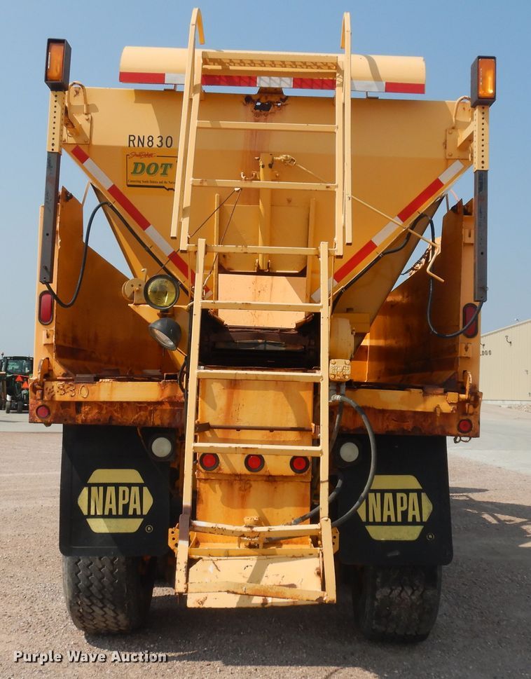 image for item KU9340 1989 Oshkosh PA-2526-1  dump truck