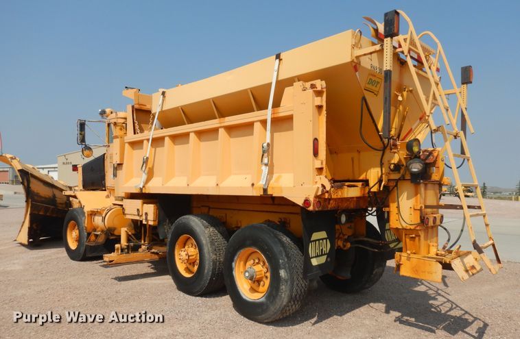 image for item KU9340 1989 Oshkosh PA-2526-1  dump truck