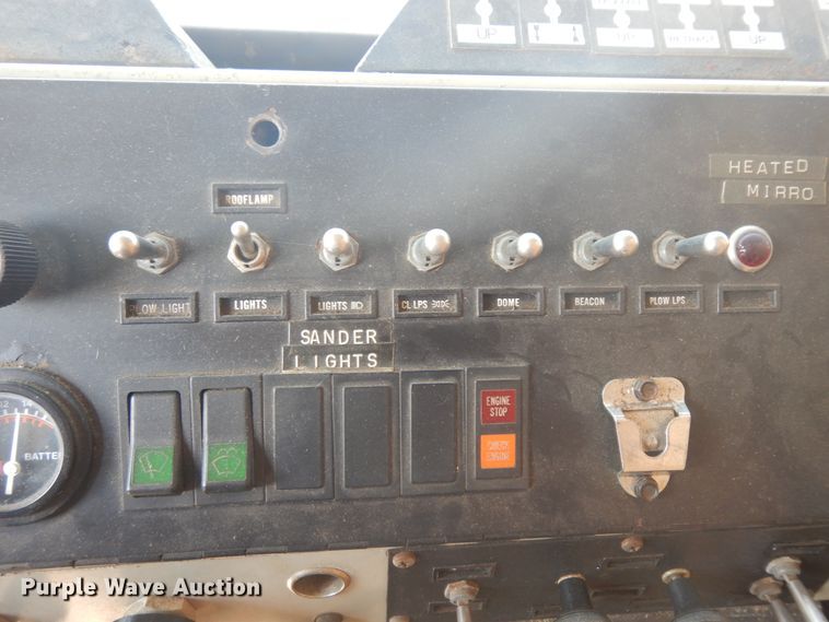 image for item KU9340 1989 Oshkosh PA-2526-1  dump truck