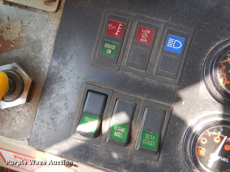 image for item KU9340 1989 Oshkosh PA-2526-1  dump truck