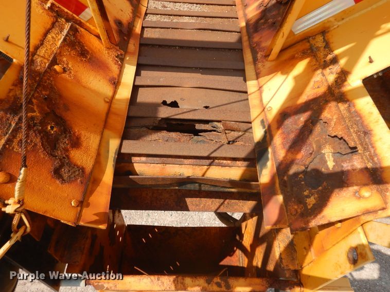 image for item KU9340 1989 Oshkosh PA-2526-1  dump truck