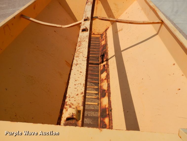 image for item KU9340 1989 Oshkosh PA-2526-1  dump truck