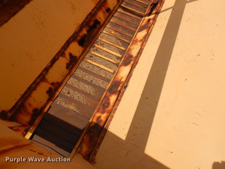 image for item KU9340 1989 Oshkosh PA-2526-1  dump truck