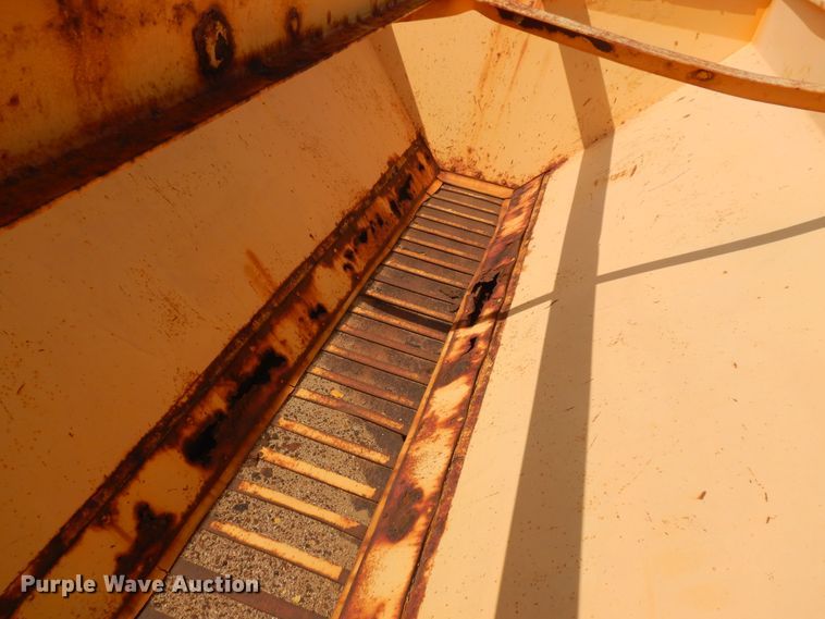 image for item KU9340 1989 Oshkosh PA-2526-1  dump truck