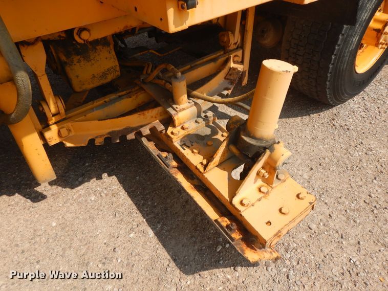 image for item KU9340 1989 Oshkosh PA-2526-1  dump truck