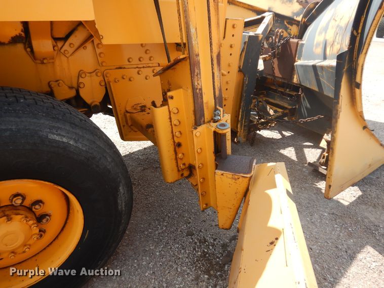 image for item KU9340 1989 Oshkosh PA-2526-1  dump truck