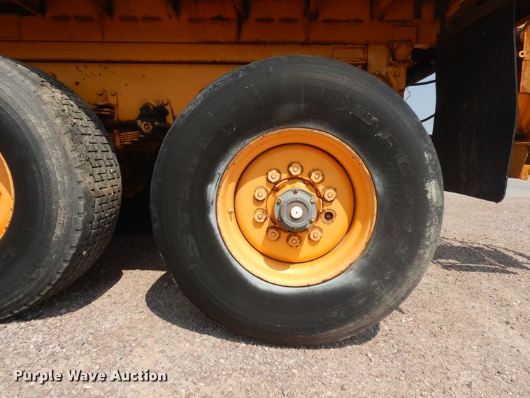 image for item KU9340 1989 Oshkosh PA-2526-1  dump truck