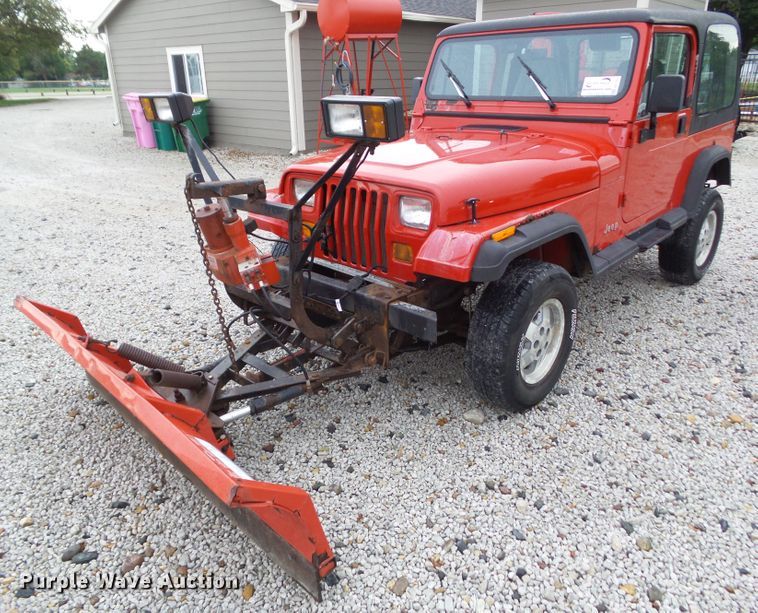 image for item DA7161 1994 Jeep Wrangler SE  SUV