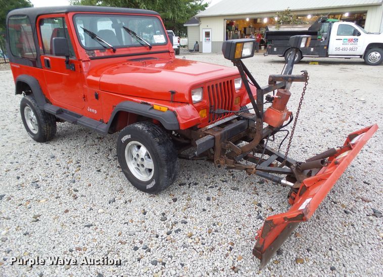 image for item DA7161 1994 Jeep Wrangler SE  SUV