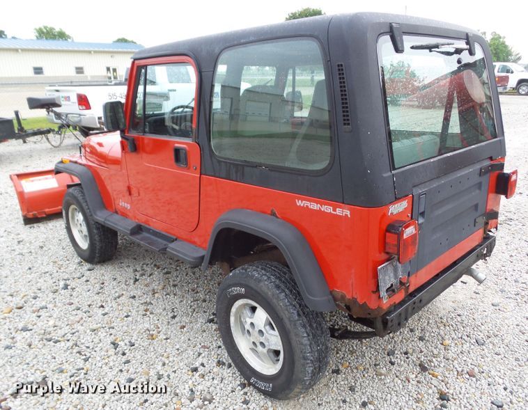 image for item DA7161 1994 Jeep Wrangler SE  SUV