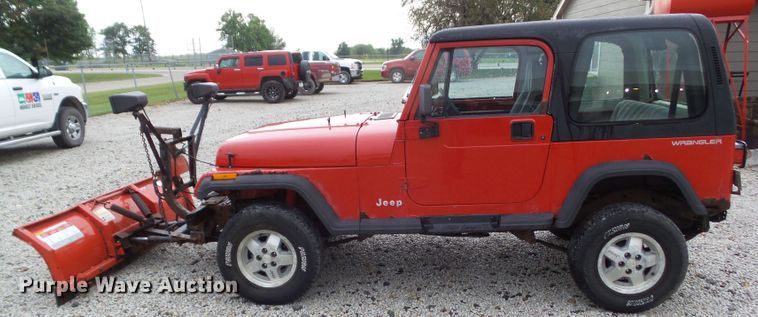 image for item DA7161 1994 Jeep Wrangler SE  SUV