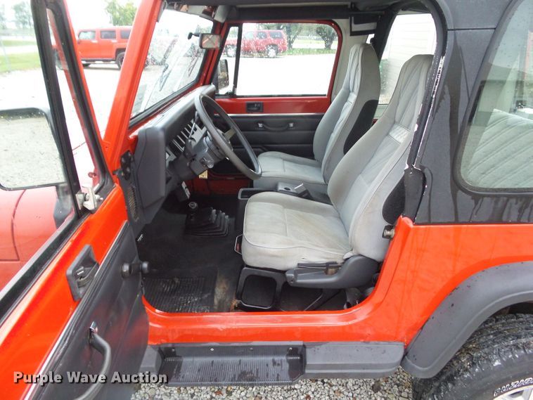 image for item DA7161 1994 Jeep Wrangler SE  SUV