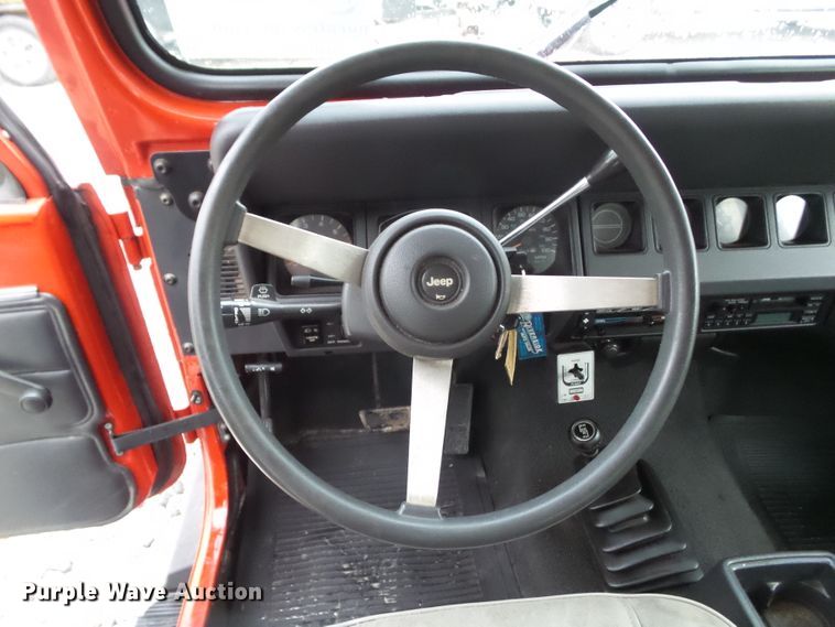 image for item DA7161 1994 Jeep Wrangler SE  SUV