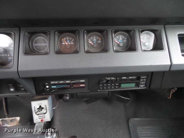 image for item DA7161 1994 Jeep Wrangler SE  SUV