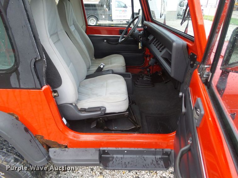 image for item DA7161 1994 Jeep Wrangler SE  SUV