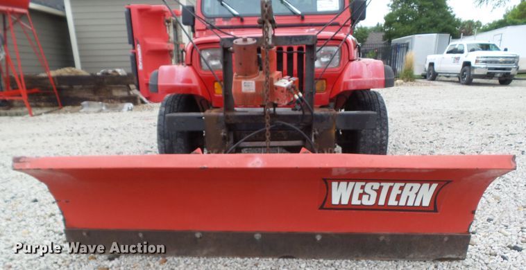 image for item DA7161 1994 Jeep Wrangler SE  SUV