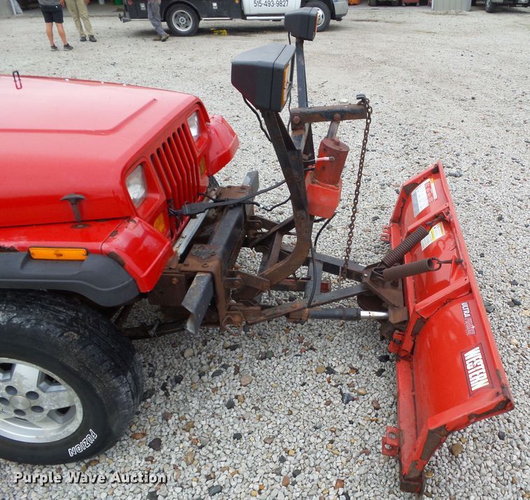 image for item DA7161 1994 Jeep Wrangler SE  SUV