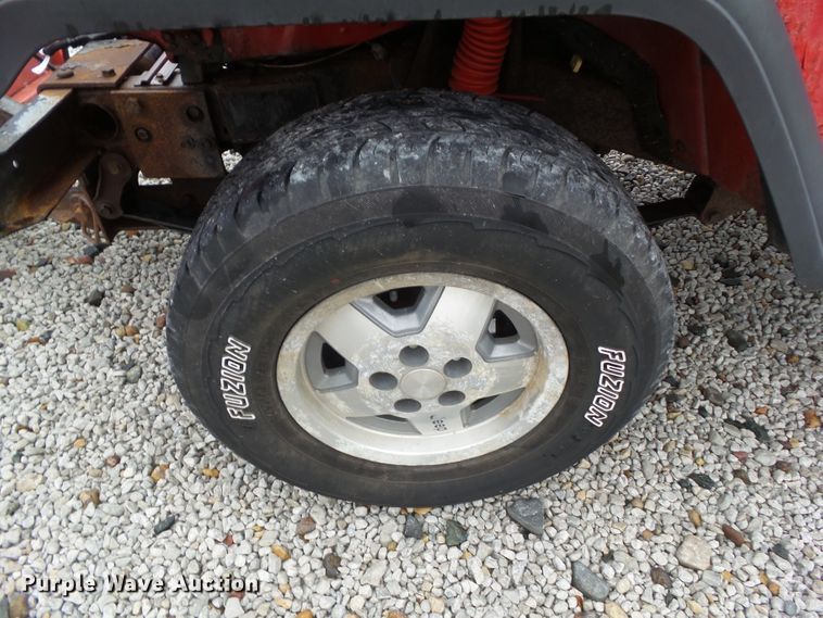 image for item DA7161 1994 Jeep Wrangler SE  SUV