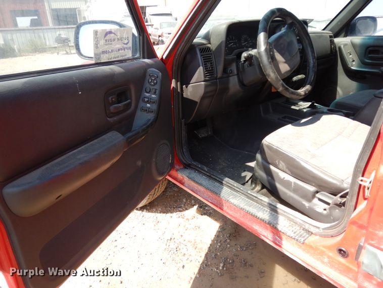 image for item DC2040 1999 Jeep Cherokee Sport  passenger vehicle