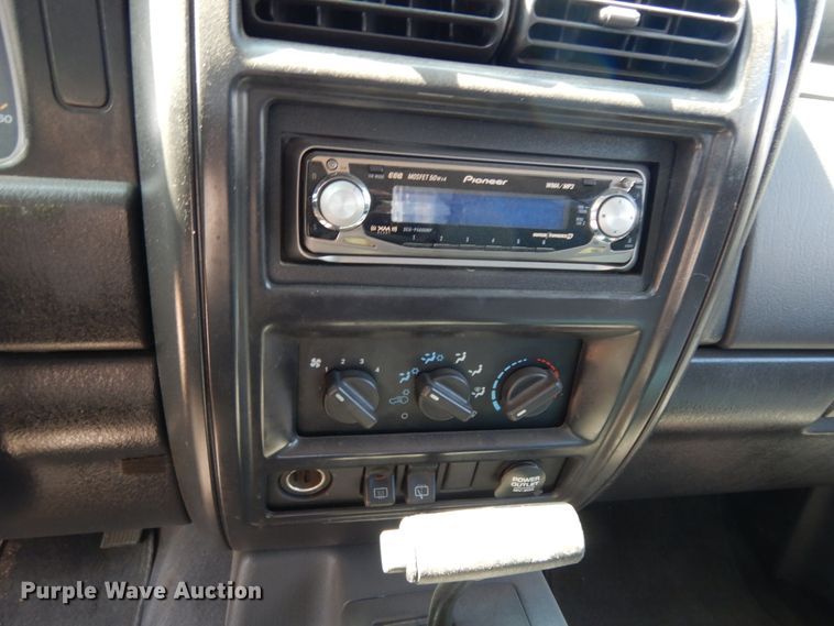 image for item DC2040 1999 Jeep Cherokee Sport  passenger vehicle