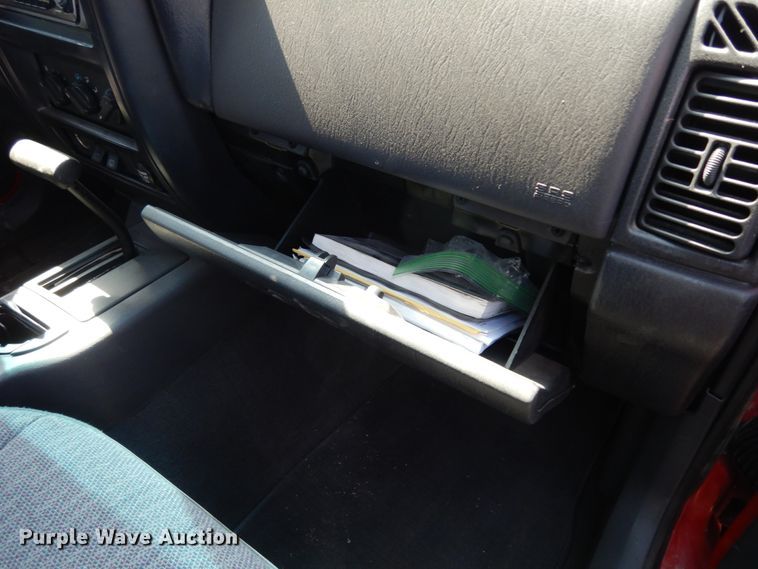 image for item DC2040 1999 Jeep Cherokee Sport  passenger vehicle