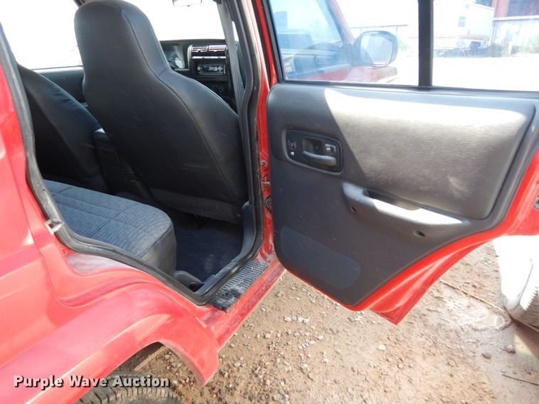 image for item DC2040 1999 Jeep Cherokee Sport  passenger vehicle