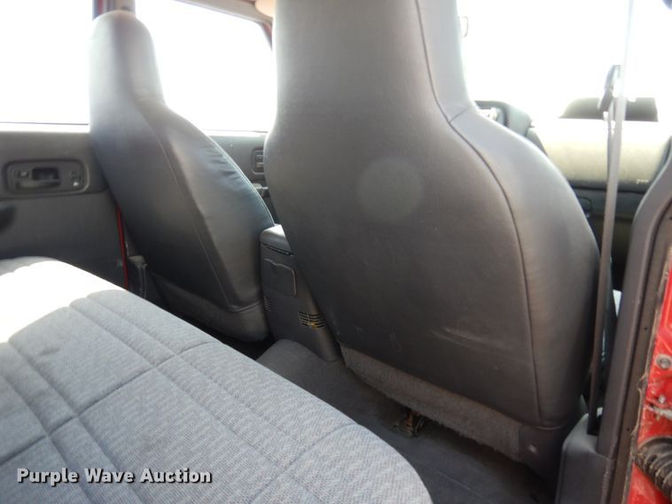 image for item DC2040 1999 Jeep Cherokee Sport  passenger vehicle